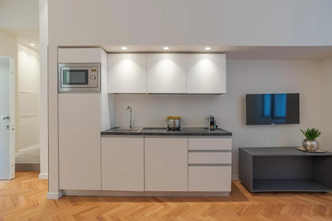 Apartment Suite Del Vescovo - By Myhomeincomo